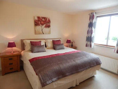 Beautiful spacious, split-level house near Fowey, heated swimming pool, hot tub