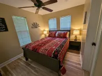 Countryside Cowboy Cabin is only minutes from Frankston and pet friendly