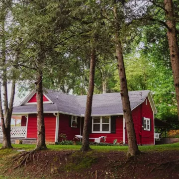 The Biketrail Bungalow-easily accessible and convenient to everything