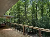 Perfectly Pink & Cozy 2-bedroom cabin in charming Waverly Hall