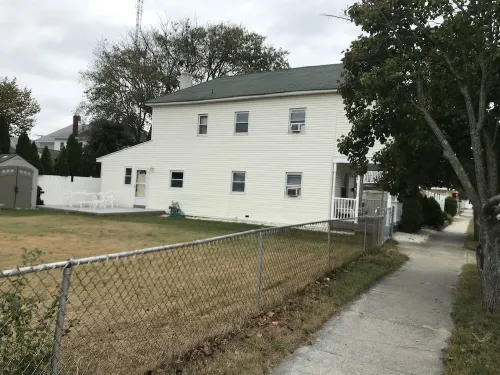 4.5 blocks to beach. Huge yard