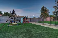 Scottsdalestays 12Br-8BA Multimillion Estate-500K Pool-Huge Yard-Sports Courts.