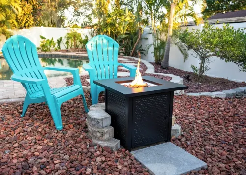 Coral Cottage pool/gas firepit a 2 bedr 2 bath sleeps 6