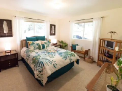 Ama'u Lani Cottage minutes from Volcano Village & Hawaii Volcanoes National Park Hotels in Volcano