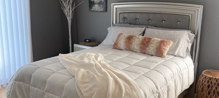 3 Bedroom 2.5 Bath With Hot Tub & Heated Pool! Outside BBQ Area with Fire Pit! Hotels in Maricopa
