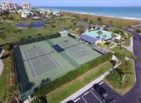 Ocean Village - Beach Condo just a few steps away from the beach 🏖