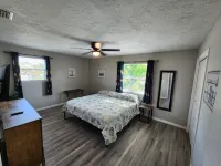 Coastal Retreat; Paradise Found. Pet friendly close to FMB and Sanibel