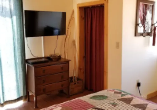 MT Yellowstone River Retreat, by Chico Hot SpringsCabin 1 bedroom 1 bathroom Hotels in Pray