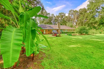 Spacious 5BR/3BA Home: Near I-10, Fenced Yard, Workspace!