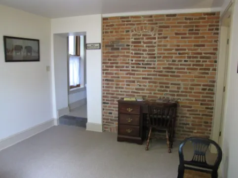 Historic Civil War house, great for family getaways.