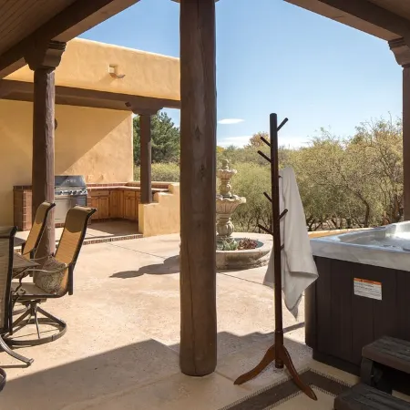 Hacienda de los Arbolitos - *HOT TUB* and Peace