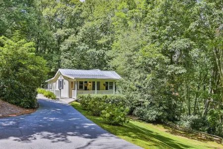 ❤️1937 Cabin near Lake Glenville - 50 Acre Estate - Private Hike & Views! 10⭐️