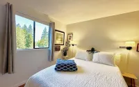 Charming, Newly updated 3 BR Home on a corner lot in Mount Vernon