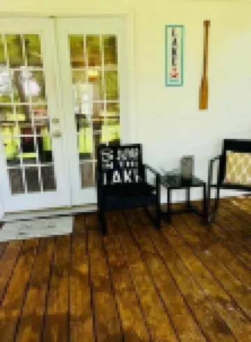 Three Little Birds Canal Cottage