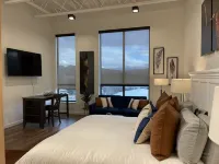 Brand New Beautiful Montana Condo!