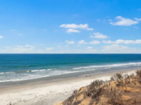 Highly Upgraded 2 Bedroom 2.5 Bath Condo Located in Gated Complex On the Bluff Hotels in Solana Beach