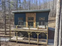NEW Mountain Modern Hideaway! - Walk to Disc Golf