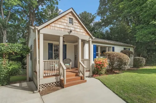 3BR Cozy Home <1 mile away from CHOA with Pets allowed and large deck