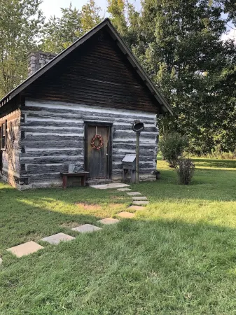Cottage close to Town
