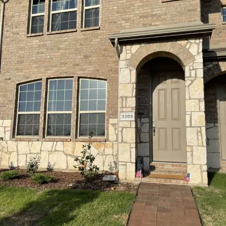 Brand new charming 2 bedroom Townhouse get away