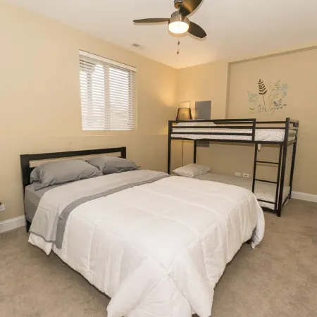 Luxury 4Br, 3BA, Game Rm Near O’Hare & down Town Free Parking