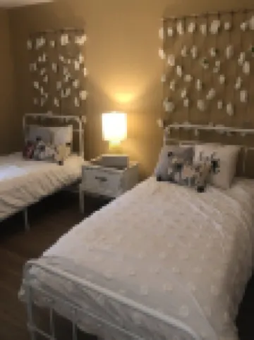 Close to Sandy Beach, and Dam Site Marina. Great home for friends and family 希伯酒店