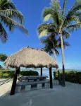 Island pool home awaits in Islamorada's Port Antigua - 빌라