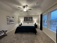 4-Bedroomed Oasis near The Woodlands Hotels near Tuesday Morning
