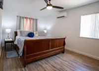 Roadside at 'Bout Dam Time - Cozy Lakeside Cabin & A Nature Retreat