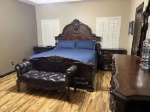 Pool/Kingbed/Awesome grill