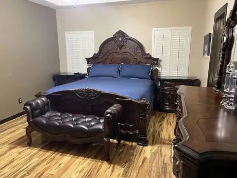 Pool/Kingbed/Awesome grill