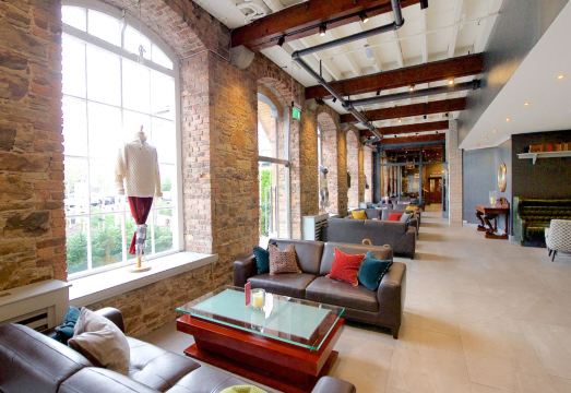 블라니 울렌 밀스 호텔의 다이닝 공간