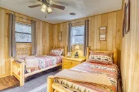 Private - Spacious- Creek Lined Cabin