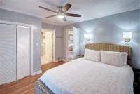 Cottage in the Oaks  is a  restored Historical Cottage from the late 1800’s Hotels near Middleton Place Equestrian Center