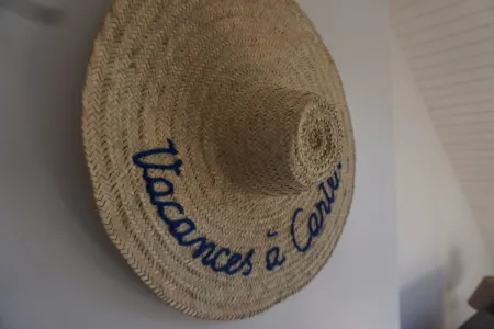 F2 apartment with terrace close to the center of Carteret