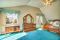 Spacious home - Sleeps 15 -Steps to a Private Beach