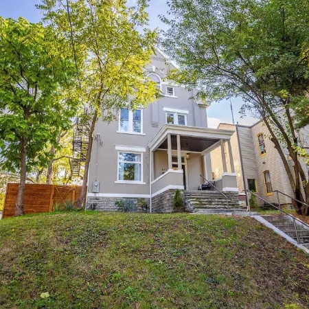 New-5BR Downtown Sleeps 15 - Game Room - Parking