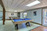 Hershey Attractions! Hot Tub, Fire Pit, Pool, Game Room and 15 Mins To Hershey!