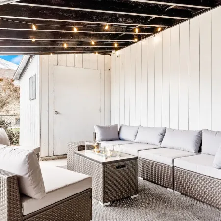 Spacious Mountain Modern Getaway - Hot Tub, Home Theater & Fire Pit