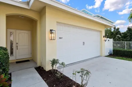 3 Blocks from Atlantic Ave-Delray Beach Отели рядом со станцией Delray Beach Tri Rail Station