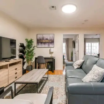 Lovely 2 bedroom/ Near EWR/ Free Parking