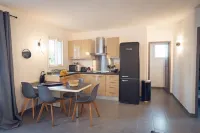 Maison Avec Grande Piscine à Proximité de la mer