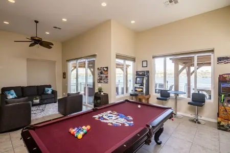 Waterfront Luxury with Private Boat Dock, Elevator, Jaccuzzi