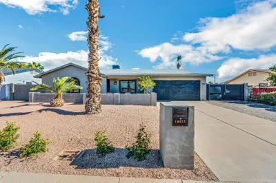 The Art House Hotels in Ahwatukee Foothills