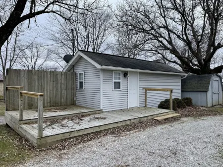 Quaint, tiny home in the small town of Bainbridge.  Newly remodeled.