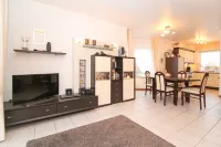Semi-detached house with garden in a quiet side street in Norddeich - WiFi