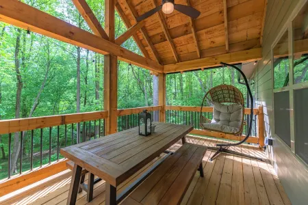 Cozy Boho Cabin with Hot Tub and Resort Amenities Access