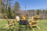 Charming 1892 Log Cabin in the Blue Ridge Mountains foothills