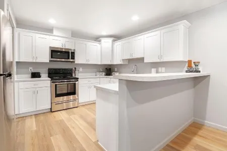 New construction duplex, clean & comfortable 1075