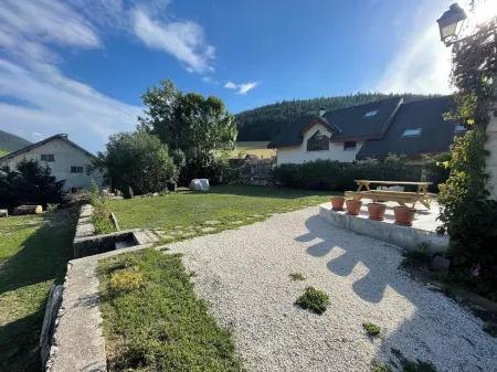 Lodging in a typical Vercors farmhouse, close to the village.